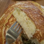 Abaca Baking Company - 日本のホットケーキ位の厚さ