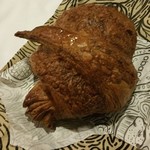 Abaca Baking Company - 厚みがすごい。1個
