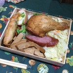 田鄉木盒便當 - 料理写真:【總匯飯(zŏng huì fàn) 90元】ミックス弁当 約300円