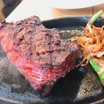 炭火焼きステーキ 肉押し - 赤身ステーキ！