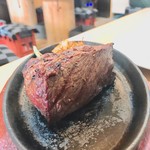 炭火焼きステーキ 肉押し - 赤身ステーキ！