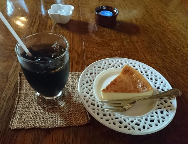 ドゥーユラバル ナツメカフェ Deuil La Barre ナツメcafe 間々田 カフェ 食べログ