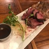 肉バルブッチャーズ 八百八 - 料理写真:ブッチャーズ3点盛り。豪快にステーキや豚のグリルが盛り付けられています。