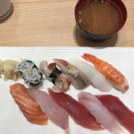 Sushi megumi - 握り　日本橋980円