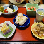 旅館すがわら - 前菜  自家製黒にんにくチーズ添え  紅芋進丈  石狩漬け  北寄貝和え  きのこマリネ