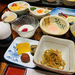 旅館すがわら - 朝ごはん  きんぴらゴボウ  フルーツヨーグルト  焼き鯖  