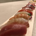 Kuzushi Sushi Kappou Kurage - 寿司盛り16貫　何と長さ60㎝！