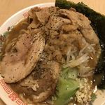 手稲ラーメン 肉玉 - 二九郎＋豚ダブル＋ニンニク有り＋追い卵(別皿)＋追い海苔＋野菜マシ