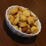 ワインバー バッカス - 他店とは一味違う、ミックスナッツ（５００円）２０１９年１０月