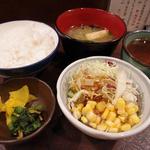 串の坊  - お替り自由のごはんとお味噌汁