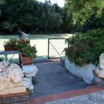 L'Agrumeto_GRAND HOTEL COCUMELLA - テニスコートの入口