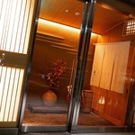 鮨 さいとう - ☆近代的なエントランスです!(^^)!