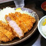 とんかつ ひがさ - ロース定食1600円