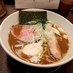 秋刀魚と松茸の濃厚豚骨らぁめん