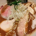 フスマにかけろ 中崎壱丁 中崎商店會1-6-18号ラーメン - 秋刀魚と松茸の濃厚豚骨らぁめん