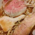 フスマにかけろ 中崎壱丁 中崎商店會1-6-18号ラーメン - 秋刀魚と松茸の濃厚豚骨らぁめん