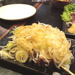 YEBISU DINING - 葱モリモリ盛りな レバー若焼き の焼入れの妙☆ 今すぐ食べたい！