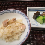 やげんぼり  - 鶏と牛蒡の炊き込みご飯