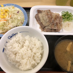 松屋 - 松屋フーズの牛焼肉定食定期券使用して530円。