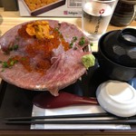 吉祥寺 肉ドレス海鮮丼 - 黒毛和牛肉ドレス海鮮丼・1600円