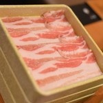 Shabushabu Onyasai - 厳選牛とアンデス高原豚食べ放題（２，９８０円＋税）の『豚カルビ』２０１９年１０月