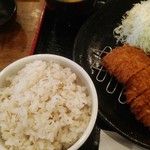 Katsuretsu Tei - 麦飯大盛り、シジミの味噌汁