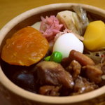 峠の釜めし本舗 おぎのや - 具材たっぷりの釜めし