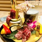 神戸牛 焼肉 利休 - 赤身肉盛り合わせ