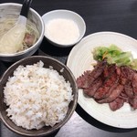 牛たん 若 - 牛たん4枚定食（1,560円）