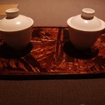 茶禅華 - 温・冷2種の杏仁豆腐