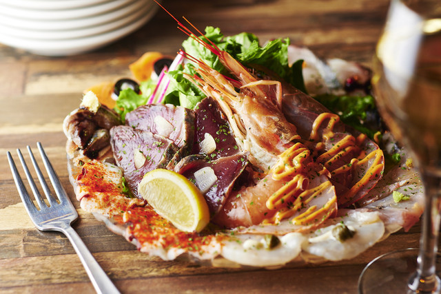 SEAFOOD STAND PACIOREK HANATARE みなとみらい一番街