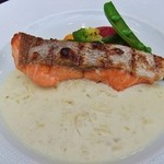 マンジャーレ - メインは選んでサーモン