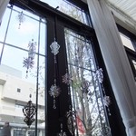 マンジャーレ - 窓側もきれい