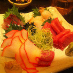 刺身盛り（くじらベーコン含む）