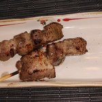 たべ処　ひよこ  - 豚バラ醤油麹串焼き