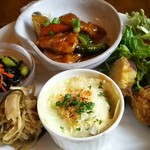 コンブリオ - しみじみ定食の総菜は日替わりです