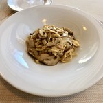 オステリア バッコ - 手打ちのタリアテッレ フレッシュポルチーニ茸のソース