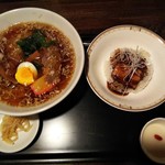 楽楽中華　あじくら - ラーメンと豚角煮飯セット 900円