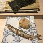 鮨処よしな - 鵡川産柳葉魚、帆立磯辺焼き