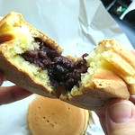 おやきの菊水堂 - 「おやき(あんこ)」中はこんな感じ