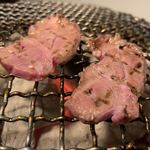 炭火焼肉ホルモン 横綱三四郎 - 