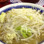 らーめん豚喜 - 小ラーメン（680円）麺少なめニンニク少し