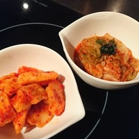博多もつ鍋 やま中 赤坂店 - カクテキ（550円）＆白菜キムチ（550円）
