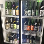 日本酒バー 六福 - 冷蔵庫