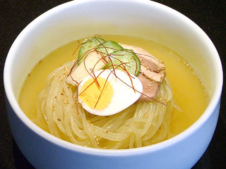 Kanjouken - 漢城軒一押し自慢の冷麺です。ぜひご堪能ください。