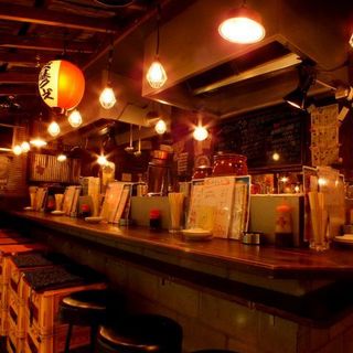 カウンター1名様×8
サク飲みにも嬉しいカウンター席