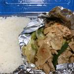 さざなみ - フードパックに入った「回鍋肉風弁当・小盛り」です！