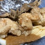 さざなみ - 鶏唐揚げが３個と、同じくペペロンチーノ、茹で卵、そして稲荷の皮(*￣ｍ￣)