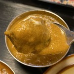 パンディーカレーハウス - 大きくて硬い　おマントン