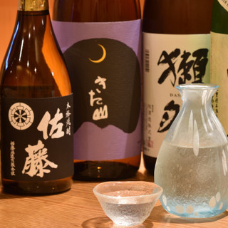 季節の合わせ希少酒を含む日本酒やワイン等豊富にご用意